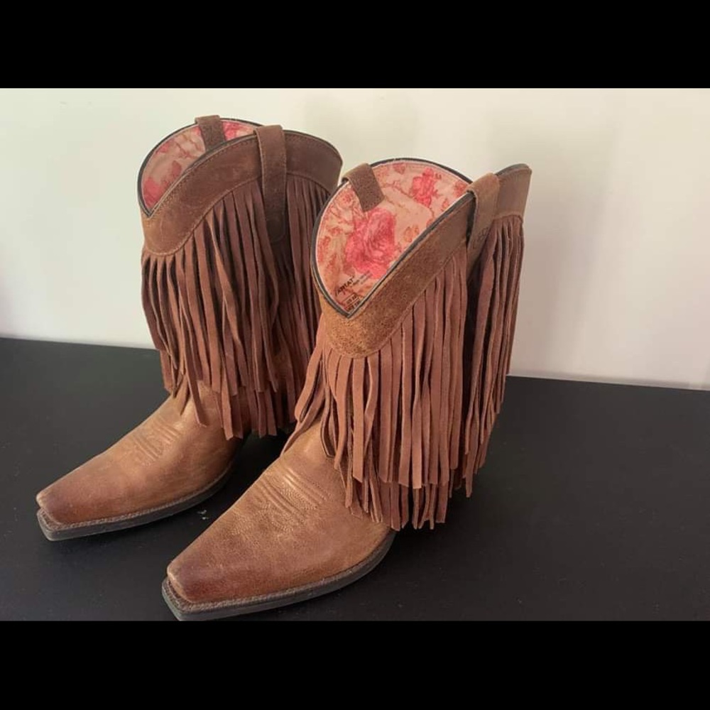 Ariat Gold rush fringe boots size 8